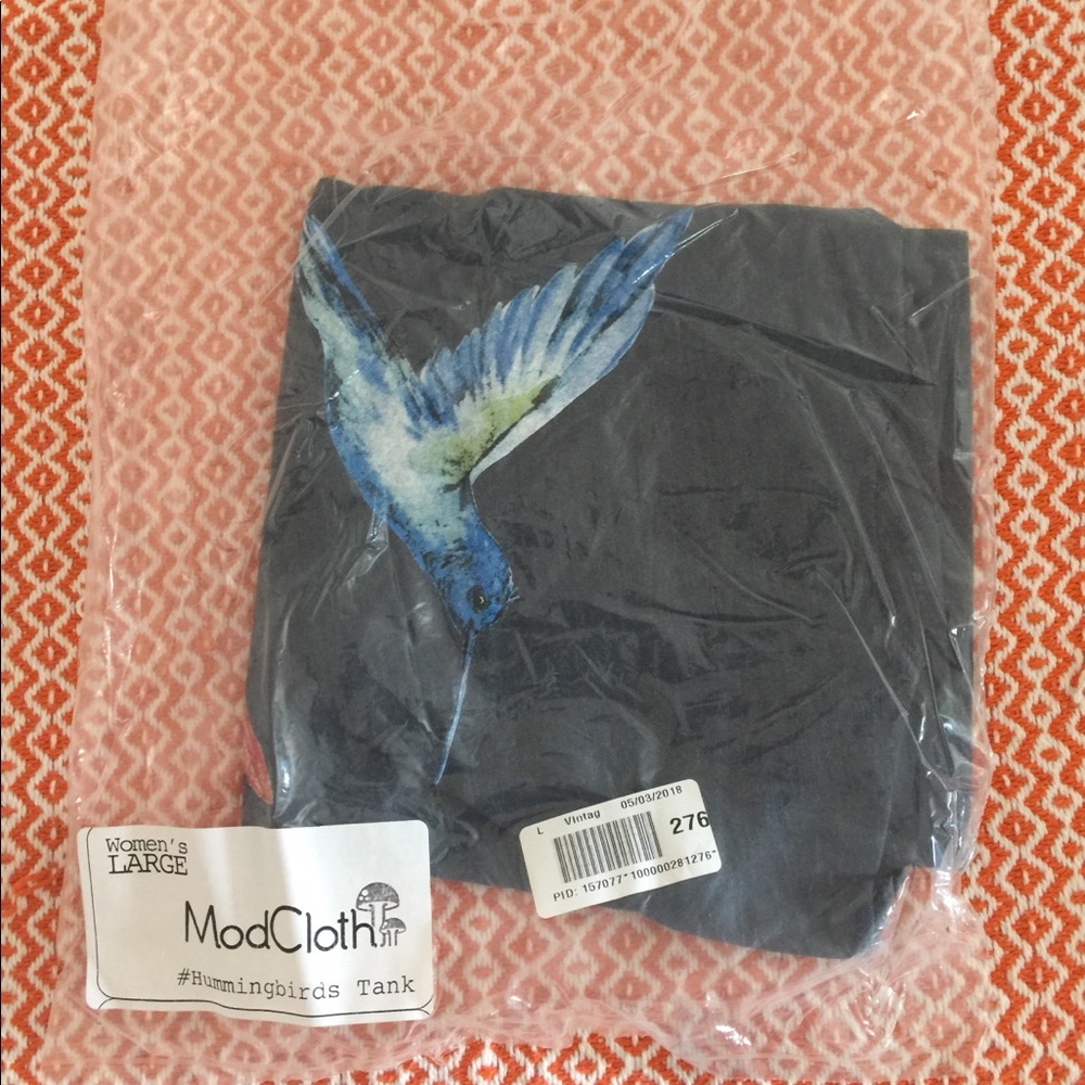 Hummingbird Printed Tanktop - Picture 2 of 5